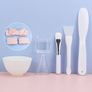 Kit de mélange de masques DIY <span class=keywords><strong>avec</strong></span> bol en silicone personnalisé, spatule applicatrice et tasse graduée - Product Image 2