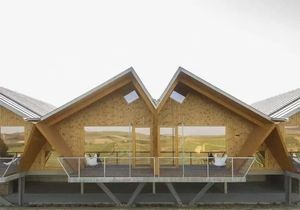 Complejo Rural Cabañas <span class=keywords><strong>de</strong></span> Madera con Techos Triangulares y <span class=keywords><strong>Terrazas</strong></span> Elevadas Retiro Turístico o <span class=keywords><strong>Casa</strong></span> <span class=keywords><strong>de</strong></span> <span class=keywords><strong>Campo</strong></span> - Product Image 4