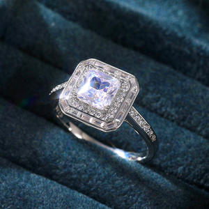 Anello di Fidanzamento F753 in Oro Bianco con Diamante Naturale Taglio Asscher Colore G per Donna - Product Image 6