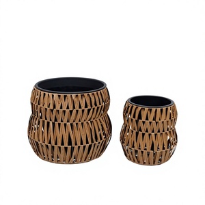 Panier de jardinage sablé en plastique léger sculpté à la main, durable et écologique, pour décoration extérieure – Offre Spéciale - Product Image 1