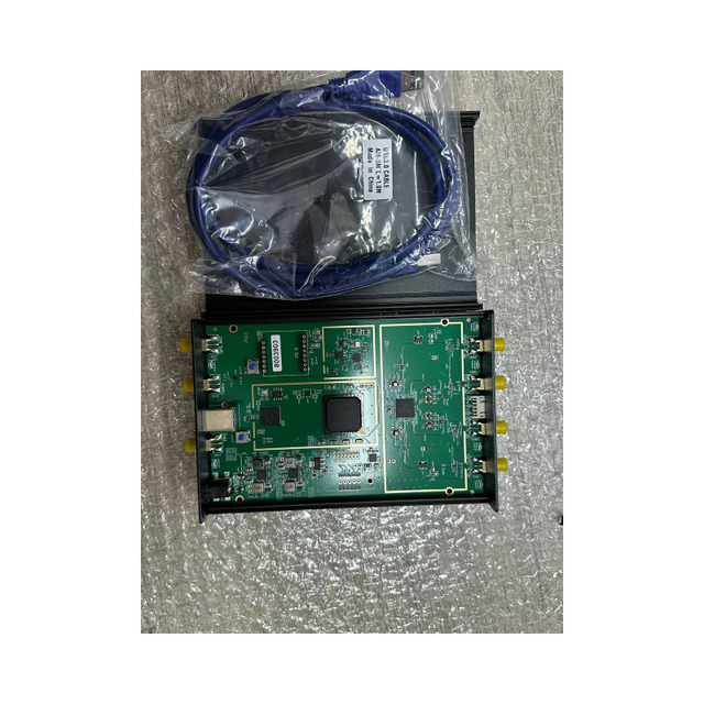USRP B210 B200 Software Defined Radio 70MHz-6GHz Range USB3.0 Compatible with ETTUS AD9361 RF New Plastic Condition