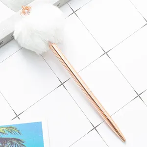 Bolígrafo de Metal Delgado Color Oro Rosa con Pompón de Peluche y Mini Corona Decorativa, Bolígrafo Giratorio Kawaii con Diseño Pastel y Peludo - Product Image 6