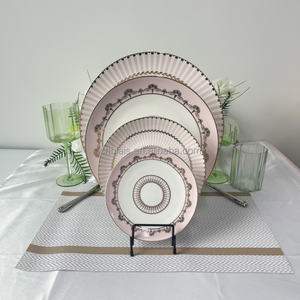 Ensembles de vaisselle en porcelaine osseuse de luxe légère et personnalisée de haute qualité Assiette de présentation rose de style nordique pour table de mariage BLAIS - Product Image 5