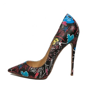 Scarpe pump da donna colorate con Graffiti neri <span class=keywords><strong>tacchi</strong></span> alti Sexy <span class=keywords><strong>tacchi</strong></span> alti da 12cm per lo stile di moda per feste - Product Image 4