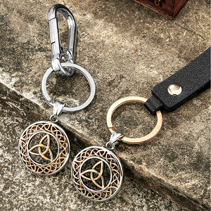 Porte-clés personnalisé à thème celtique, pendentif bicolore en alliage de zinc avec mousqueton en cuir, cadeau unisexe, breloque - Product Image 1