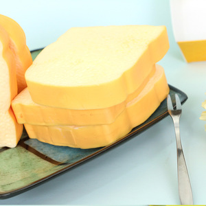 Juguete Sensorial Antiestrés de Pan Tostado en Rodajas, Juguete Blandito y Divertido para Apretar, para Niños y Adultos - Product Image 4