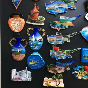 Vente en gros d'artisanat décoratif commémoratif touristique de la carte de Chypre, aimants de réfrigérateur en résine peinte. - Product Image 3