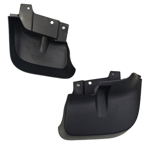 Guardabarros de Plástico Negro para Mitsubishi L200 2007-2018 - Product Image 1