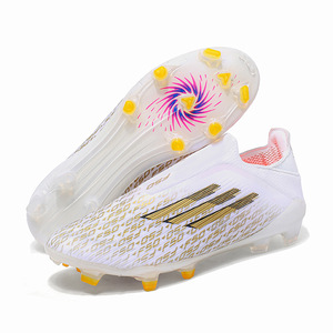 Nuevas zapatillas de entrenamiento transfronterizas para parejas, zapatillas de fútbol juveniles de moda con tacos largos y de caña baja para hombre y mujer, directamente de fábrica. - Product Image 4