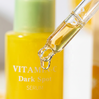 Sérum Premium Éclaircissant Anti-Taches à la Centella et Vitamine C, Lissant et Clarifiant, Soin Coréen Personnalisable en Marque Blanche (OEM)
