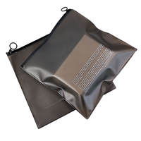 Sacs d'emballage en PVC noir givré avec logo personnalisé, refermables et écologiques, fermeture éclair pour l'emballage des sweats à capuche
