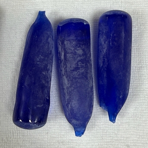 Spinelle bleue cobalt synthétique brute de laboratoire non taillée pour la découpe de pierres précieuses - Product Image 5