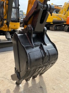 Mini excavadora usada CAT Caterpillar 304CR 304 de 4 toneladas, excavadora de cadenas original japonesa con motor Yanmar y giro trasero. - Product Image 6