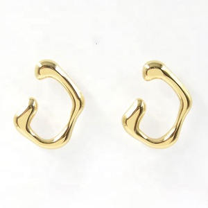 Proveedor de joyería de moda hipoalergénica con baño de oro en acero inoxidable a prueba de agua OEM/OEM, aretes de aro de acero inoxidable. - Product Image 1