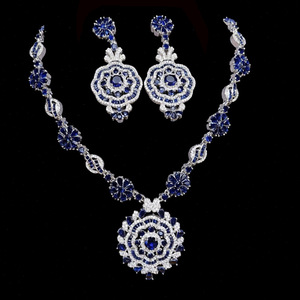 Conjunto de 2 piezas ZX verde, azul y rosa: collar, pendientes y pulsera de lujo con esmeraldas para banquete, novia, joyería fina para mujer, diseño circular único, venta al por mayor. - Product Image 2