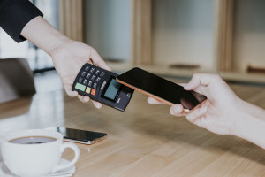 Cheap <strong>POS</strong> Machine Wireless Mini <strong>POS</strong> <strong>Terminals</strong> MPOS Card Reader Contactless Card Payment Machine Aisino VM30 - Product Image 2