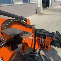 Mini-chargeuse sur pneus diesel HZM811t avec flèche télescopique, capacité de la benne de 0,5 m³, pompe hydraulique HYDAC, haute efficacité opérationnelle