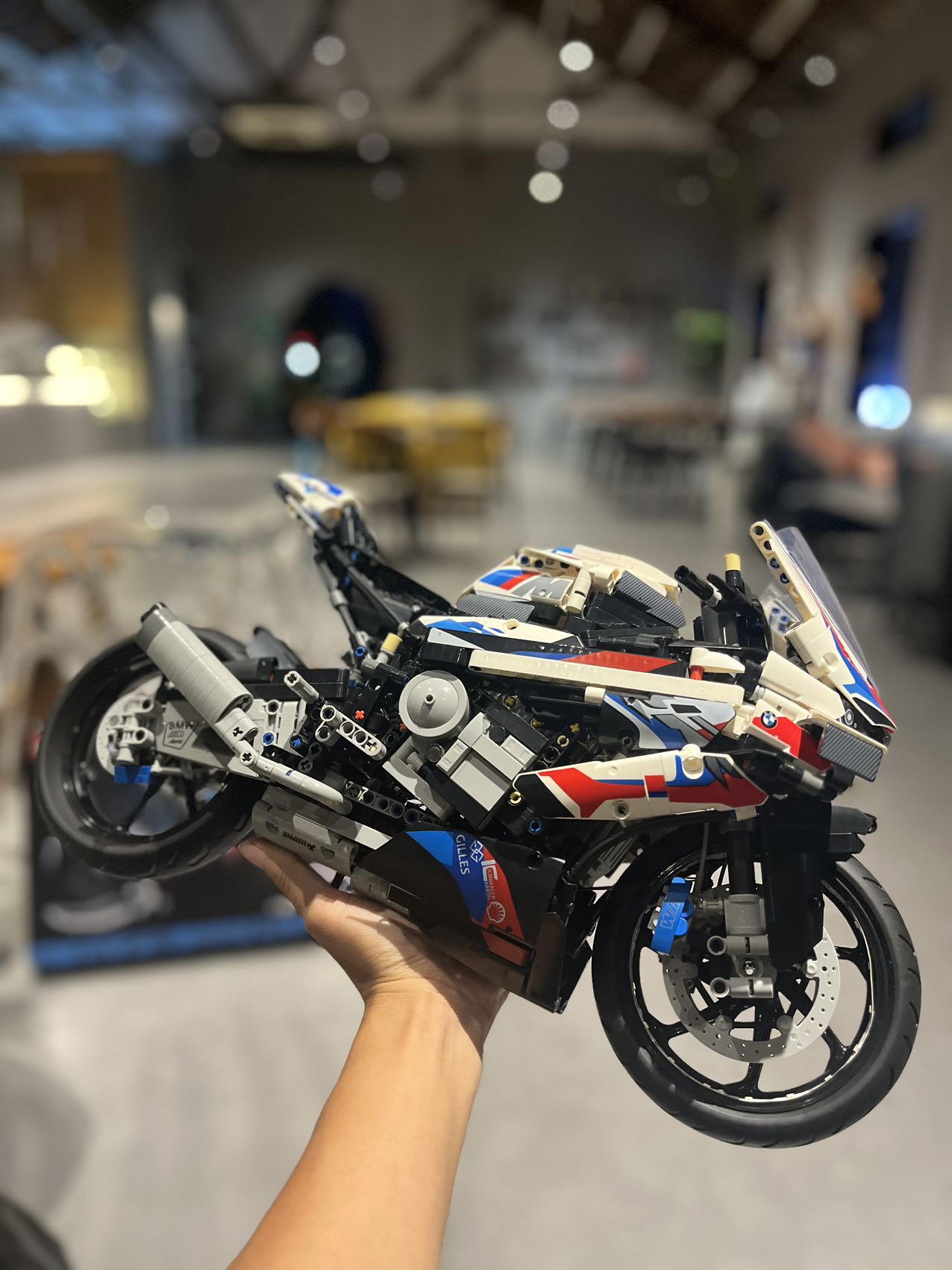 bM 1000 RR