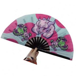 Ventilador de mano plegable de gran tamaño con impresión personalizada, ventiladores de mano de bambú reactivo UV para festivales Raves - Product Image 5