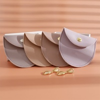 Pochette à bijoux en cuir PU de luxe avec logo personnalisé, fermeture à bouton pression, doublure en microfibre douce pour le rangement des colliers, des boucles d'oreilles et des bagues