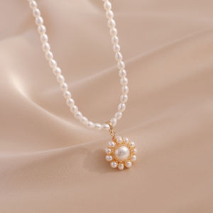 Collar de Perlas de Arroz Pequeñas Chapado en Oro de 14k con Colgante de Perla 1479 - Product Image 2