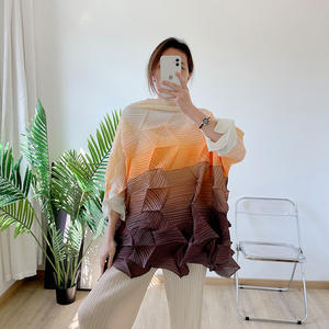 Camisetas plisadas únicas de Miyake de alta calidad, camisas sueltas para mujer, camiseta plisada de ladrillo de talla grande para mujer, Jersey degradado a la moda - Product Image 5