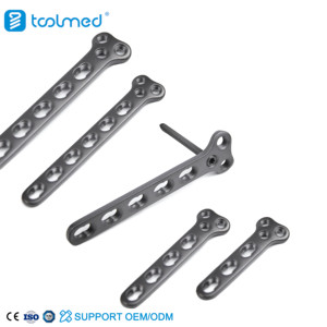 Plaque de fixation distale du radius de type T orthopédique Toolmed modèle 030210282511 pour la fixation osseuse vétérinaire des chats (titane) Classe III 1 - Product Image 3