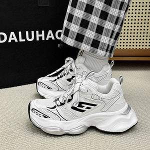 Chaussures de sport décontractées pour hommes et femmes, à semelle épaisse, tendance et polyvalentes, à lacets, pour l'été en plein air - Product Image 1