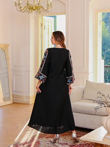 Maxi abito con scollo a V nero ricamato <span class=keywords><strong>Chic</strong></span> a vita alta e funzione impermeabile per eventi di festa culturale - Product Image 4
