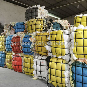 Déchets de mousse PU de haute qualité, propres et secs, en balles compressées, pour le rembourrage de meubles, canapés et matelas, destinés à l'exportation - Product Image 3