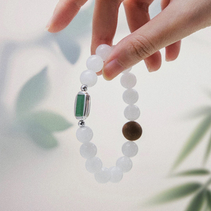 กำไลข้อมือหยกขาวเหอเถียนและโกเมนขายดีที่สุด ประดับคริสตัลสีน้ำตาลขนาด 10 มม. ถึง 14 มม. พร้อมเชือกถักยืดหยุ่นสูง - Product Image 6