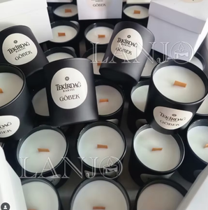 Velas Aromáticas Artesanales LANJO en Frascos de Vidrio Negro Mate con Etiqueta de Diseño Impreso, Caja de Regalo Navideña de Lujo - Product Image 4