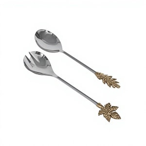 Juego para servir ensaladas chapado en oro de acero inoxidable con mango de resina - Product Image 2