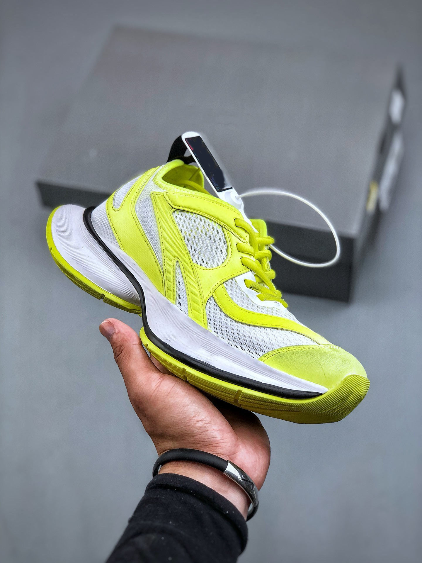 สีเหลือง