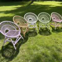 Chaise de soleil en rotin pour enfants avec table, 5 couleurs pastel (beige/blanc/rose/violet/vert) – Idéale pour les événements extérieurs et la location de mobilier enfant