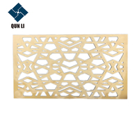 Fer perforé de plat décoratif soudé de maille en métal avec des services de cintrage et de coupe de fil d'acier de trous perforés