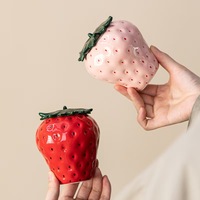 Aangepaste Groothandel Roze En Rode Aardbei Vorm Fruit Vorm Keramische Koffie Thee Suiker Opslagcontainer Voor Keuken