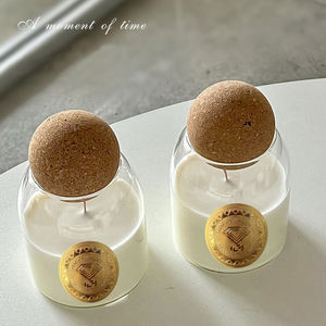 Vente en gros d'un bocal à bougie en verre à large ouverture avec couvercle en liège Logo personnalisé pour la décoration intérieure Bougie parfumée en cire de soja transparente - Product Image 2