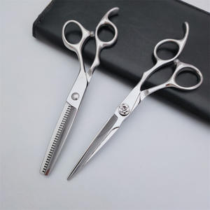 กรรไกรตัดผมมืออาชีพ ใบมีดตรงสแตนเลสขนาด 6 นิ้ว สำหรับใช้ในร้านเสริมสวย - Product Image 4