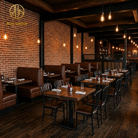 Chaise en métal sur mesure Ron Group, dossier haut, banquette en cuir, table carrée en bois de luxe pour restaurant