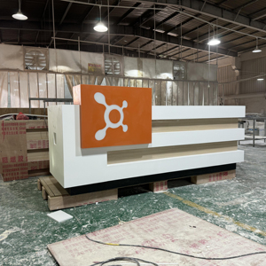 Quầy lễ tân hiện đại Đá Nhân Tạo hàng đầu bàn tiếp tân nhỏ Thẩm mỹ viện tùy chỉnh Led Logo ánh sáng - Product Image 1