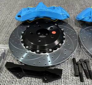 ชุดเบรกคาลิปเปอร์หน้าและหลัง 6 จุด สำหรับ BMW ซีรีส์ 1/3/5 X5/X6/X7/M3/M4/M5/G20/G28/E90/E30 - Product Image 4