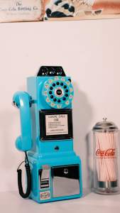 Le téléphone support rétro avec fonction téléphonique réelle améliore la décoration intérieure avec de beaux appareils électroniques grand public - Product Image 2