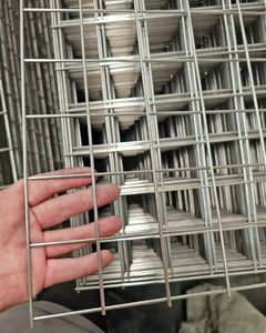 亜鉛メッキ1x2x2x2 3x3溶接ワイヤメッシュパネル炭素鋼PVCコーティング建設メッシュパンチングおよびカッティングサービス付き - Product Image 4