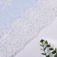 Tissu de broderie cordonnée en dentelle 100 % polyester, respirant, résistant aux plis, avec paillettes et sequins, pour la mode