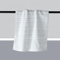 Serviette de bain de luxe unie blanche, ensemble de drap de bain doux et confortable, 100% coton à longue pince pour hôtel 5 étoiles, du fournisseur chinois