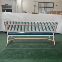 Banquette à dossier en tissu rayé et assise en PU, structure en bois robuste pour chaîne de restaurants occidentaux, hôtel de villégiature et lieux d'événements et de banquets