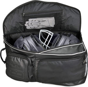 Sac à dos de football professionnel noir personnalisé, accessoires extérieurs pour le rangement de l'équipement du joueur - Product Image 5