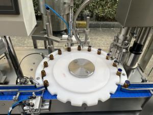 Máquina de llenado y sellado de polvo de viales de vidrio completamente automática para 2G 5g 15G 20g | Suministro directo de fábrica - Product Image 3