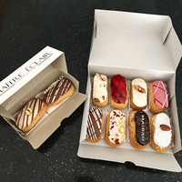 Boîte à dessert pliable de luxe blanche personnalisée Boîte d'emballage pour pâtisserie Mochi Donut Cookie Boîtes à emporter écologiques de qualité alimentaire